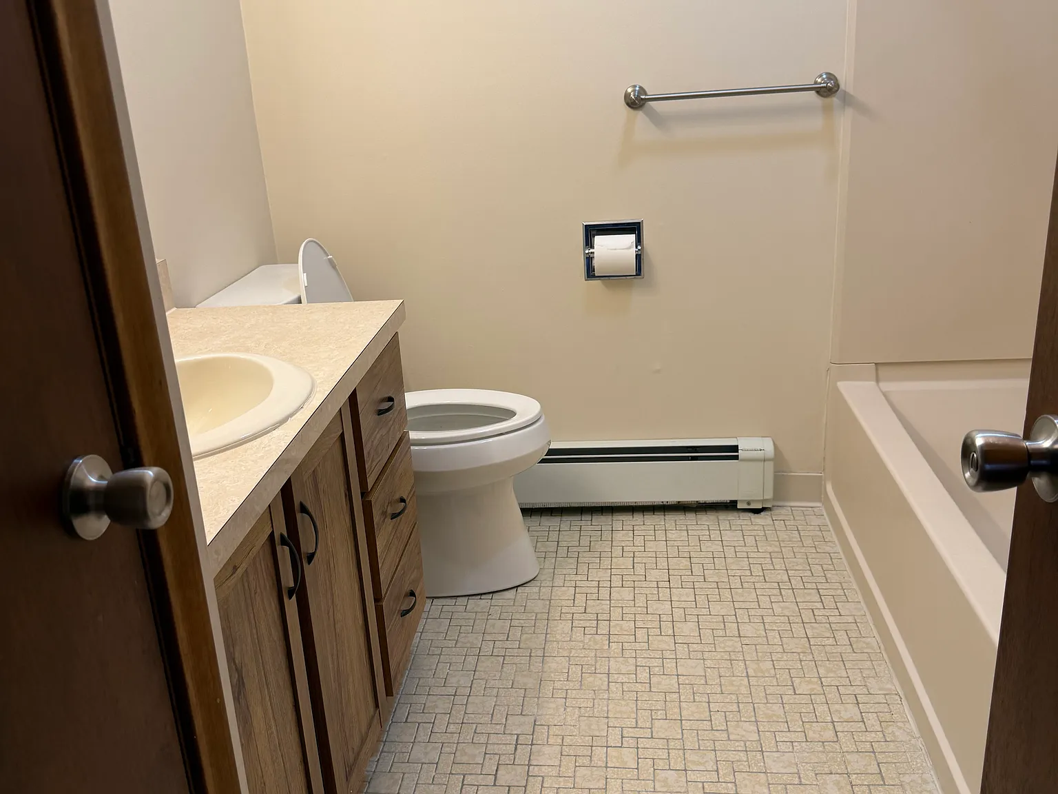 1 bed, 900 sqft, $1,400 — Photo 4