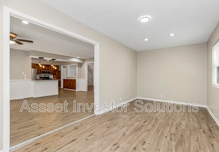 9109 Goddard St — Photo 18