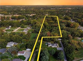 9547 Johnnycake Ridge Rd, Mentor, OH 44060