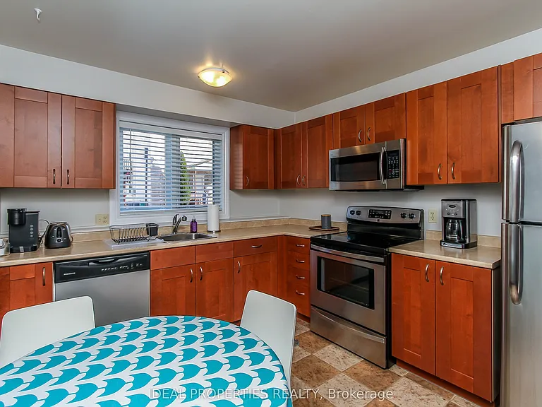 276 Carruthers Ave #A — Photo 7