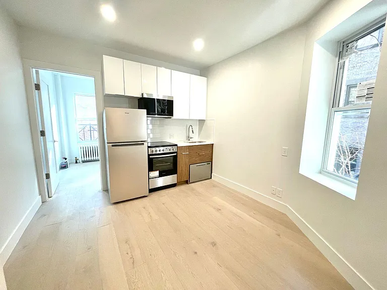66 E 7th St #10 — Photo 2