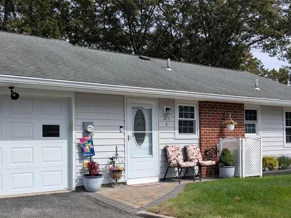 213 Woodbridge Drive #A, Ridge, NY 11961