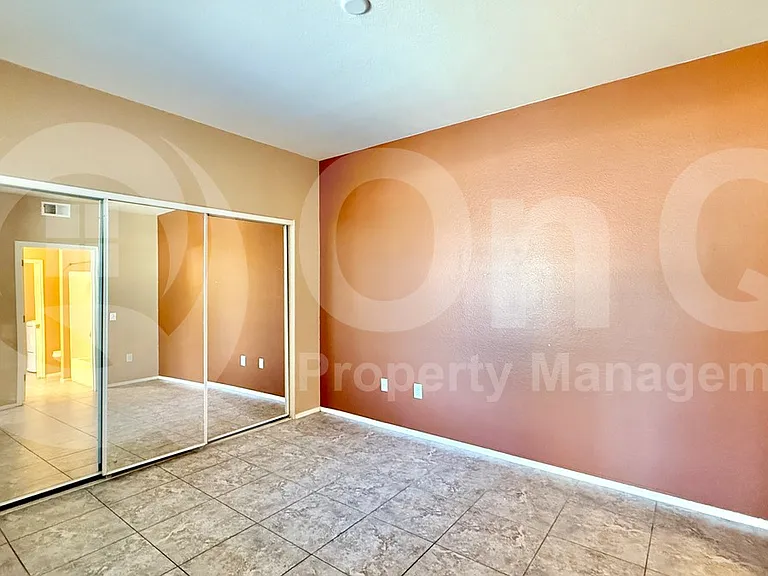 2929 W Yorkshire Dr #1041 — Photo 8