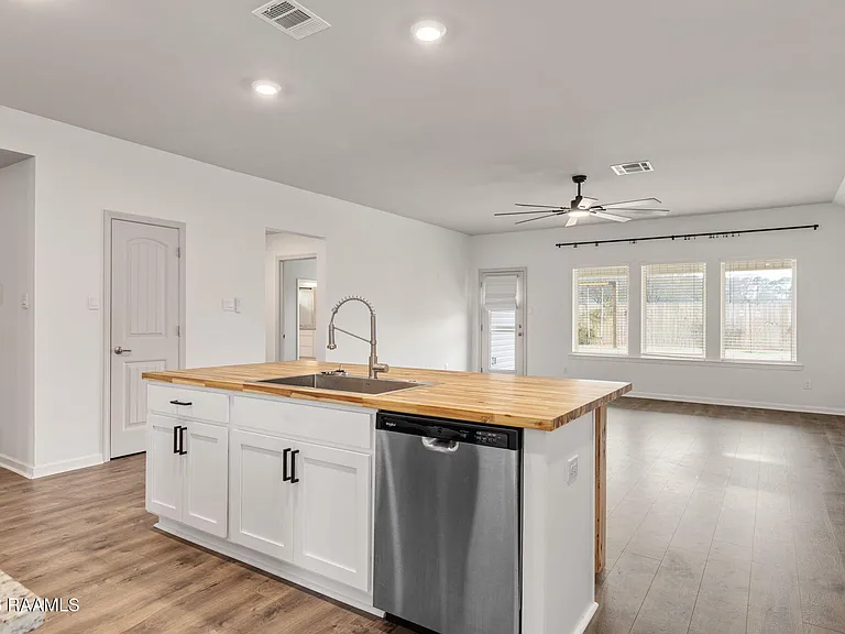 619 Griffiths Ct — Photo 10