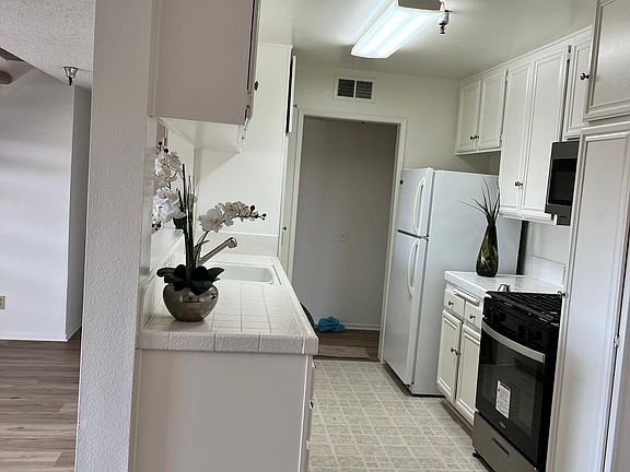 4th image of 5124 Coldwater Canyon Ave APT 206