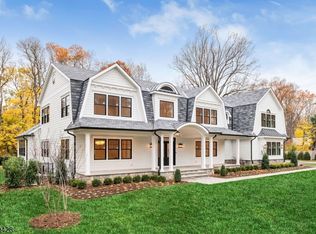46 Locust Ln, Upper Saddle River, NJ 07458