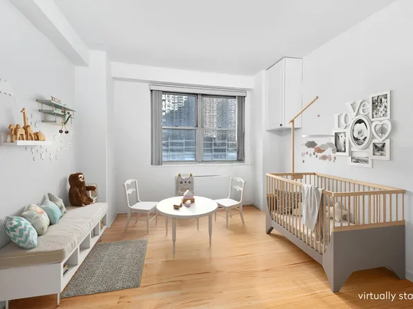 300 East 40th Street 4C image 3 of 13