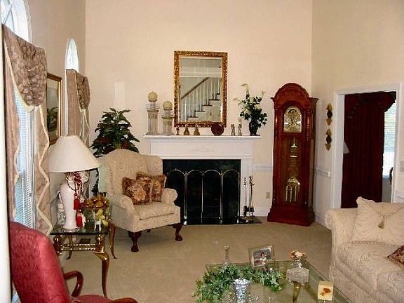 Greatroom w/ Fireplace