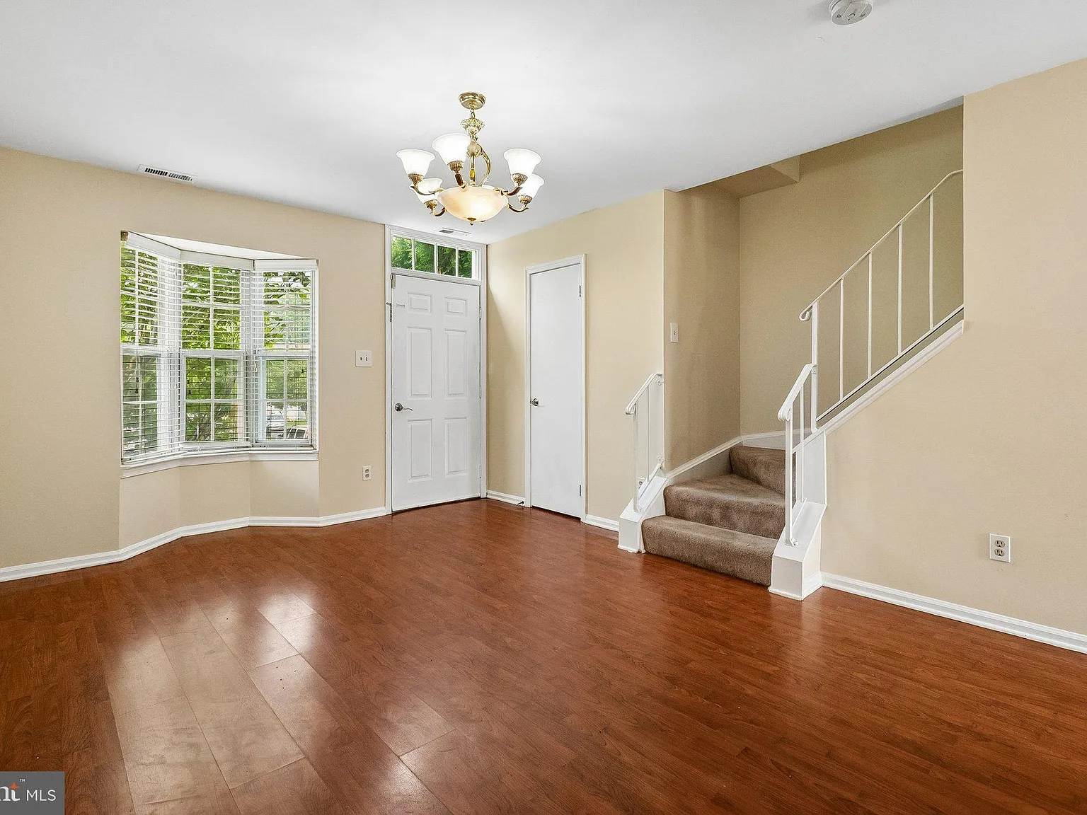 2 bed, 4.0 bath, 1495 sqft, $2,600 — Photo 2