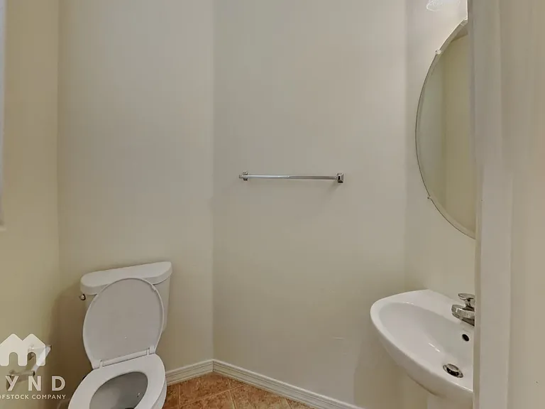 7056 S Greeneyes Ln — Photo 16