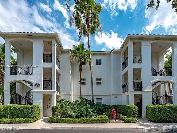 2nd image of 3165 NE 184th St APT 6202