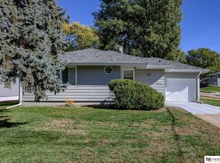 2425 S 47th St, Omaha, NE 68106