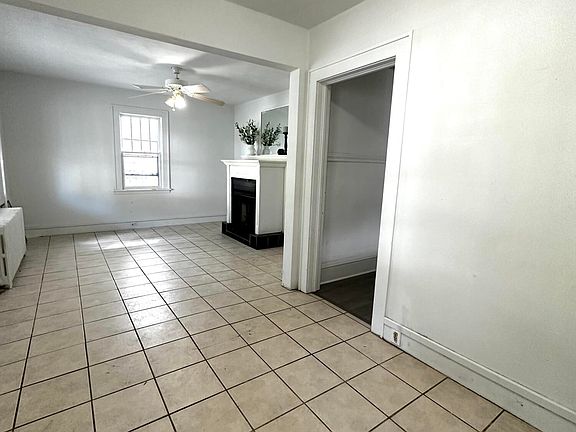 2nd image of 1311 Buena Vista Blvd SE