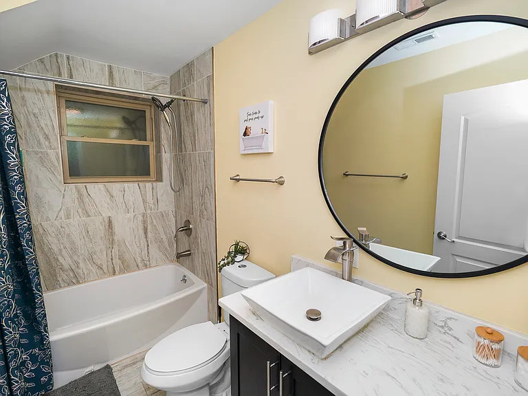 321 S Richmond St #2 — Photo 15