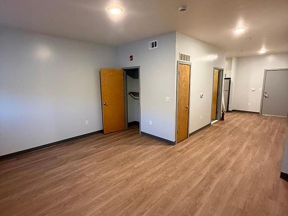 5th image of 70 W Grand St #17
