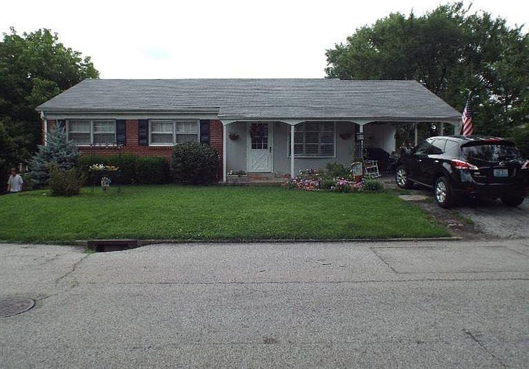 1st image of 10 Ashmore Dr