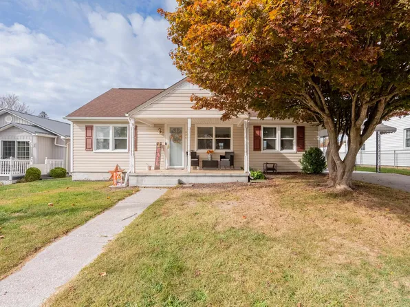 909 7th St, Radford, VA 24141