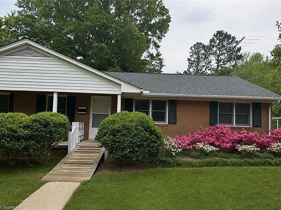 4th image of 215 Bidney Dr