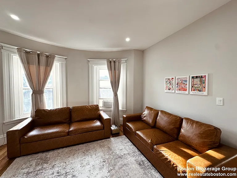 670 State St #4 — Photo 8