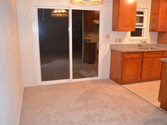 5th image of 679 Grand Coulee Ave
