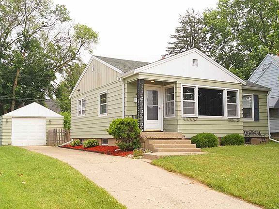 2nd image of 1407 W Maywood Ave