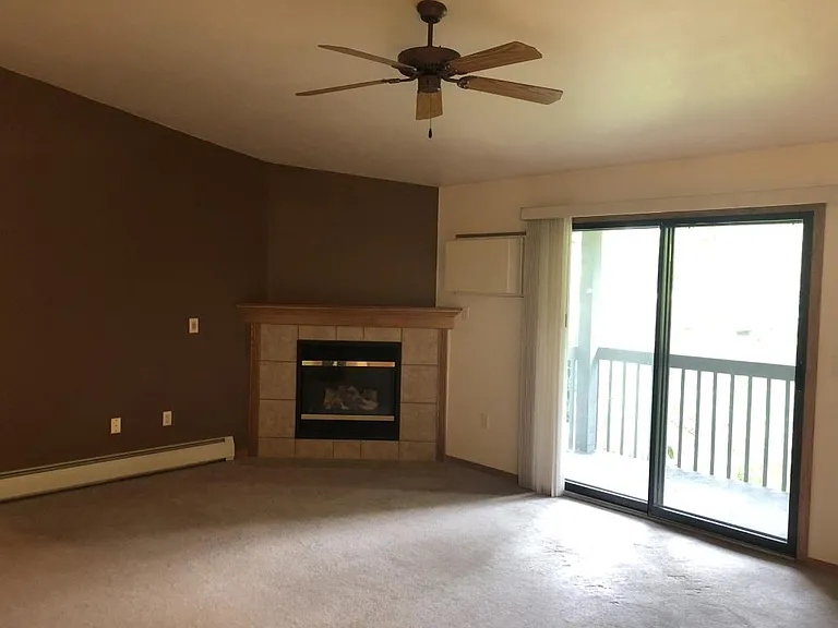 1841 Rosewood St — Photo 5