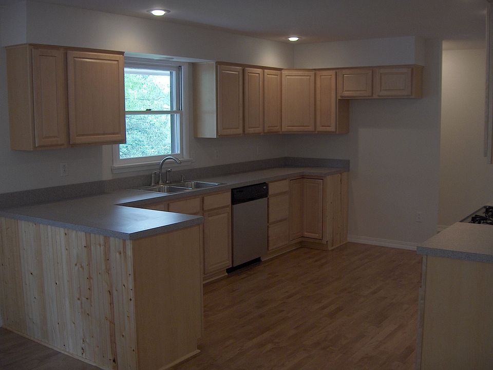 2nd image of 1001 Guthrie Rd