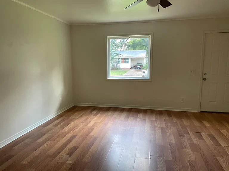 207 McHall Dr — Photo 9