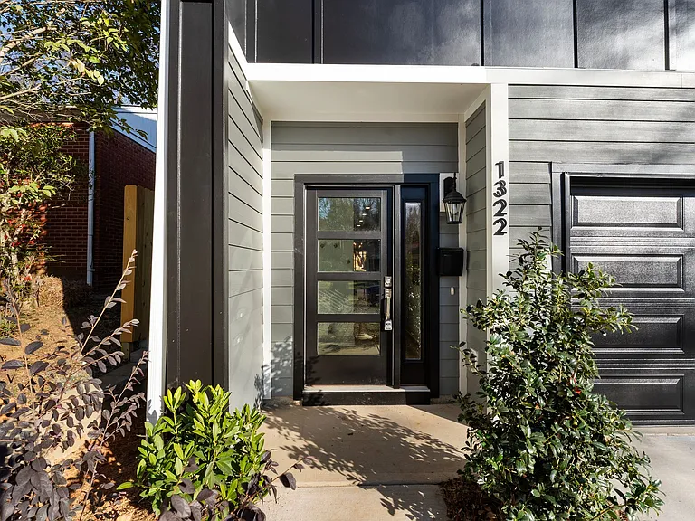 1322 Condon St — Photo 8