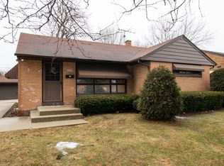 610 N Berwick Blvd, Waukegan, IL 60085