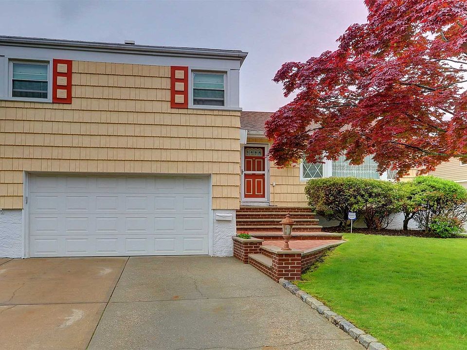 1st image of 123 Greenwood Dr
