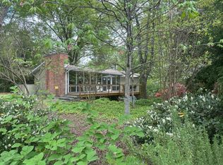 2204 Marthas Rd, Alexandria, VA 22307