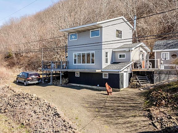 4th image of 817 Granville Rd