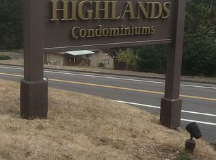 417 Stonewood Dr, Eugene, OR