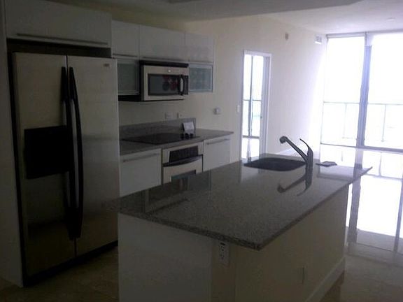 5th image of 888 Biscayne Blvd APT 2704