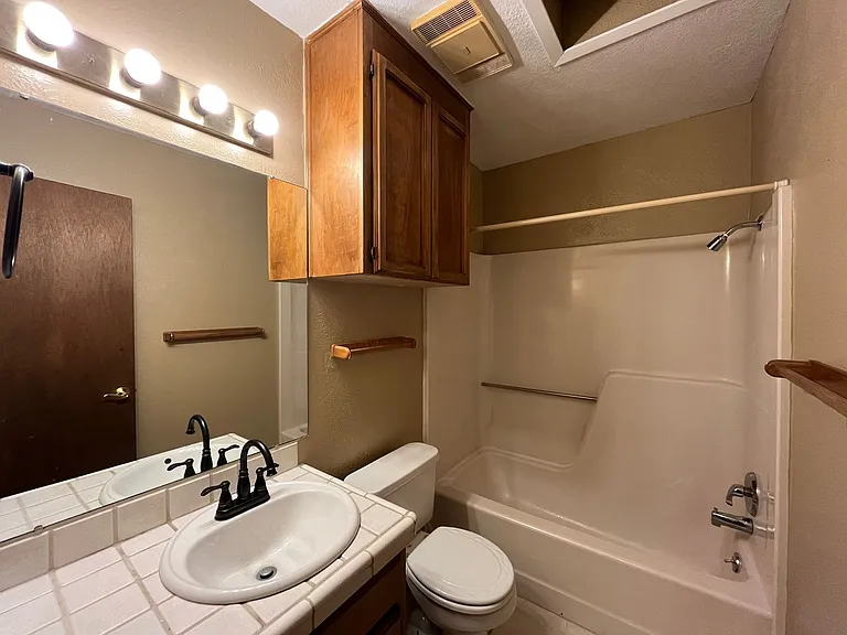 2118 Meadowgrove Dr — Photo 19