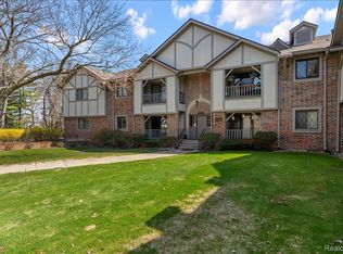 42160 Woodward Ave Unit 17, Bloomfield Hills, MI