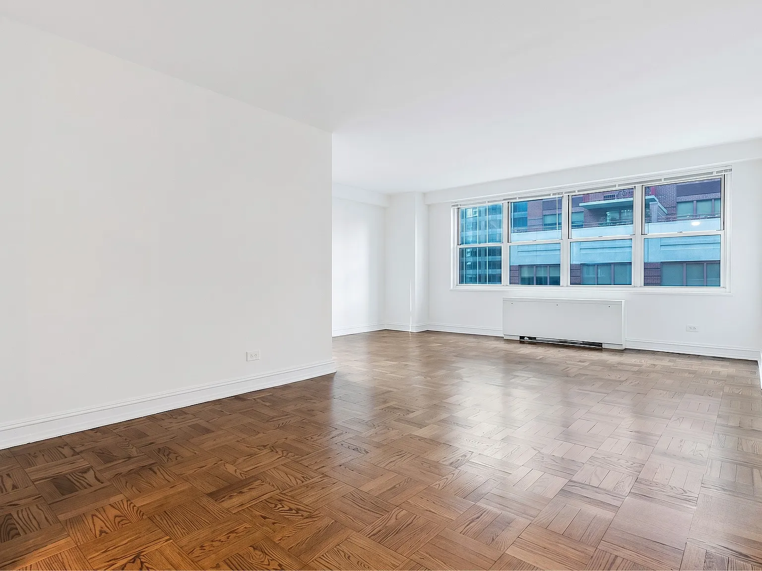 888 Eighth Avenue — Photo 4
