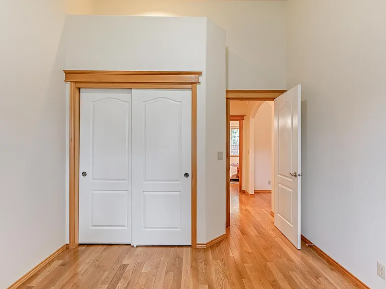 1009 SW Crosscut Ct — Photo 16