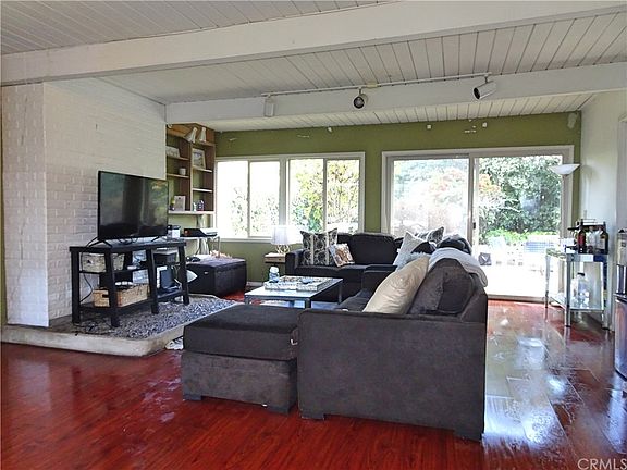 3rd image of 290 Chaplin Ln