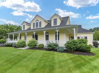 11 Lowe Meadow Ln, North Attleboro, MA 02760