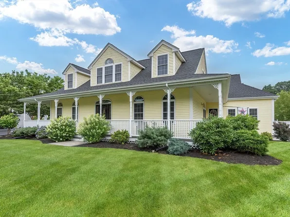 11 Lowe Meadow Ln, North Attleboro, MA 02760