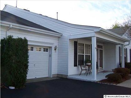 5th image of 18 Golden Willows Ave
