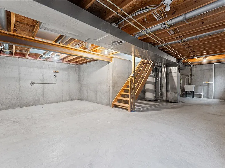 2127 Algiers St — Photo 19