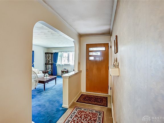 4th image of 1341 Cloverfield Ave