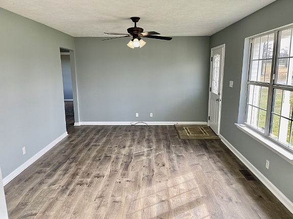 4th image of 2044 Carneal Ln