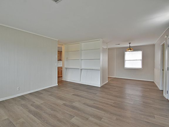 5th image of 8201 Tamarack Rd