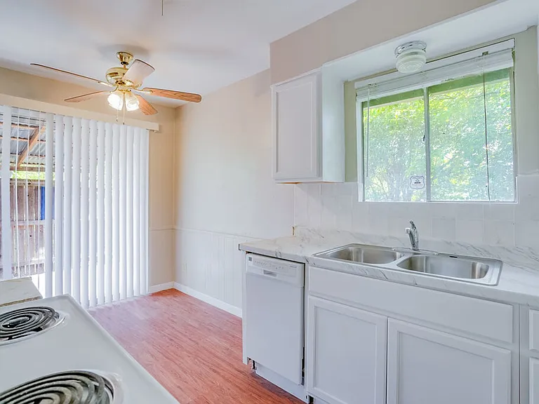 1503 Wheless Ln — Photo 16