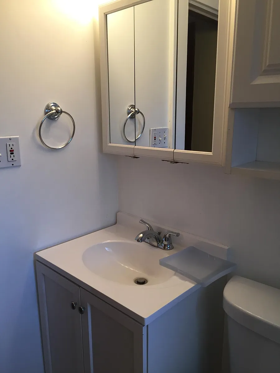 Building Photo - 500 Serpentine Dr
