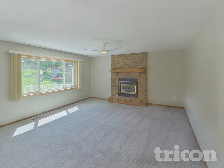 8903 Sequoia Rd — Photo 3